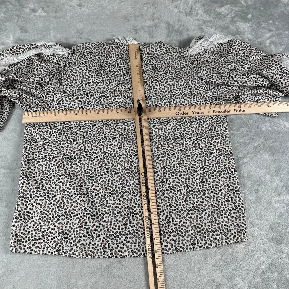 Anthropologie Blouse Women Small Gray Floral Lace Trim Boho Cottagecore Top‎ - Picture 6 of 6